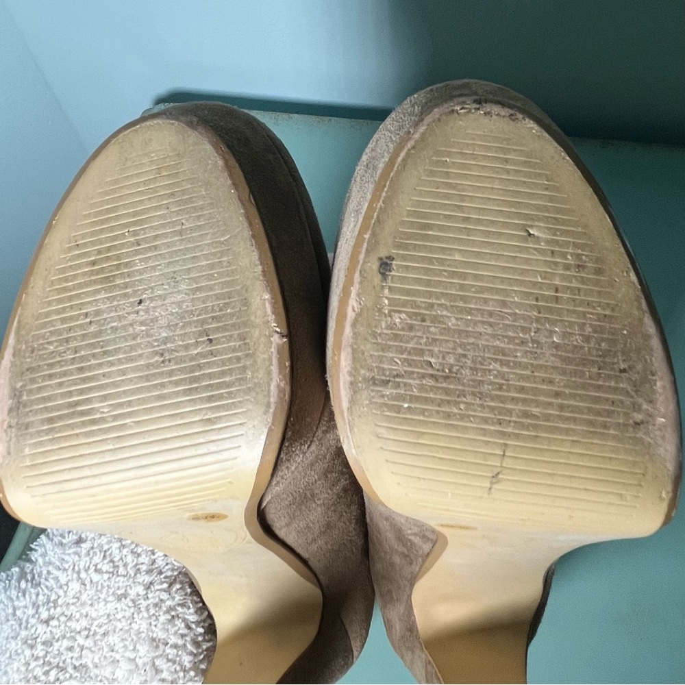 Jessica Simpson Suede Pumps Size 6 Putty Beige Round Toe - Picture 6 of 7